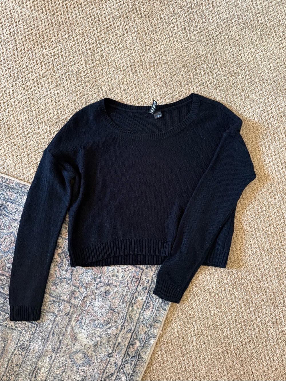 H&M Black Cropped Crewneck Sweater